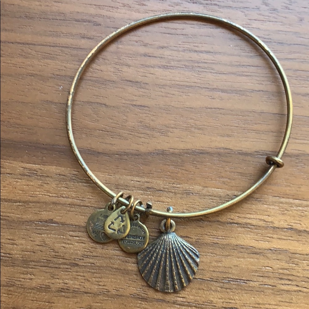 Alex & Ani shell bracelet / gold shell